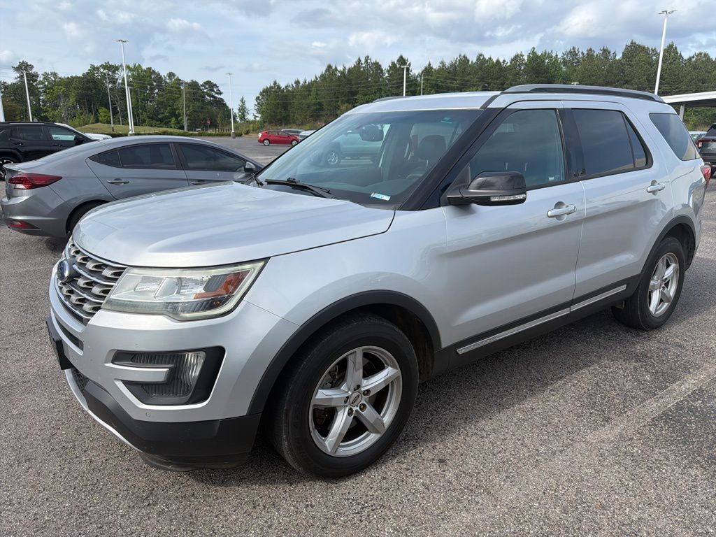 2016 Ford Explorer XLT FWD's photo