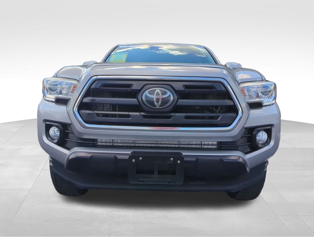 2019 Toyota Tacoma SR5 photo 2