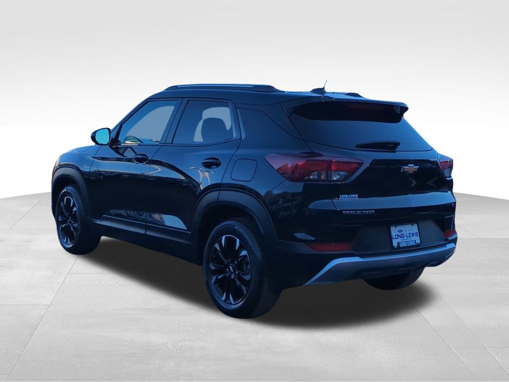 2023 Chevrolet Trailblazer LT photo 3