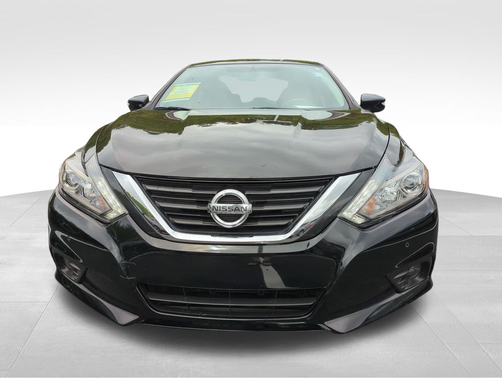 2017 Nissan Altima 3.5 SL photo 2