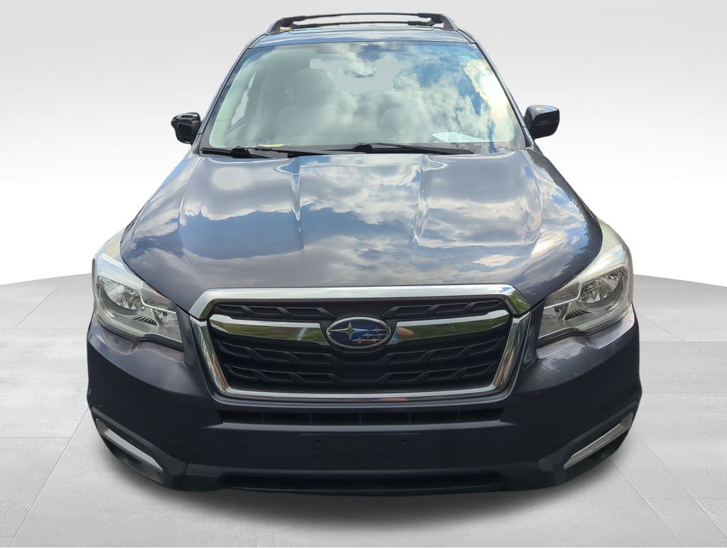 2017 Subaru Forester 2.5i Premium photo 2