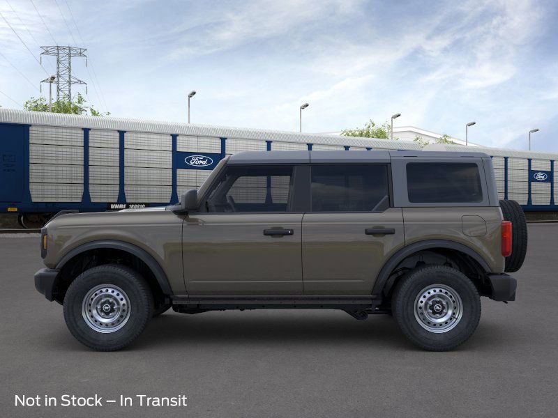 2025 Ford Bronco Base photo 3