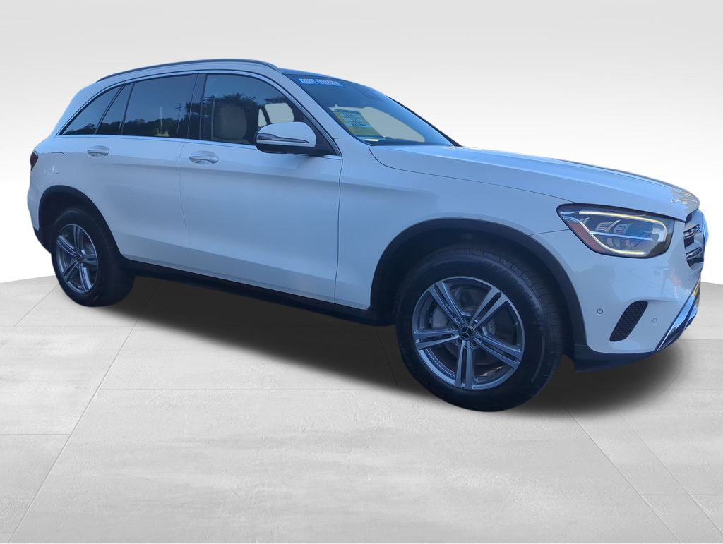 2022 Mercedes Benz GLC 300 photo 3