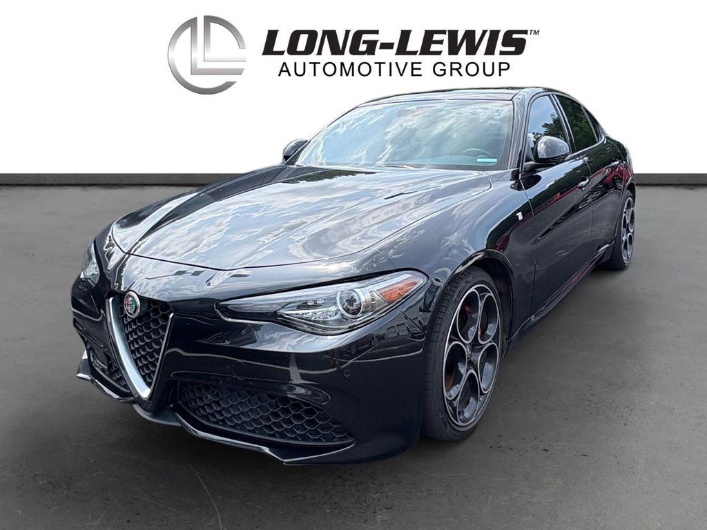 2022 Alfa Romeo Giulia 2.0 Ti Auto's photo