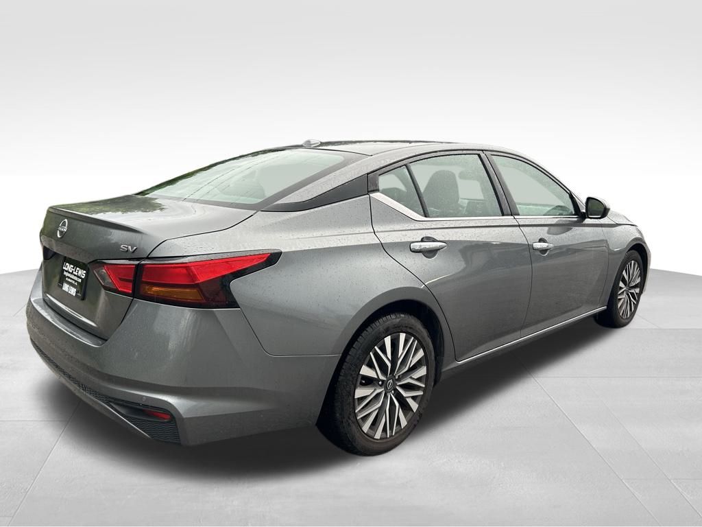 2023 Nissan Altima 2.5 SV photo 4