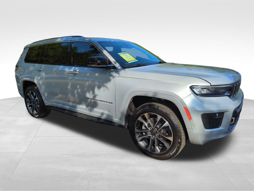 2021 Jeep Grand Cherokee Overland photo 3