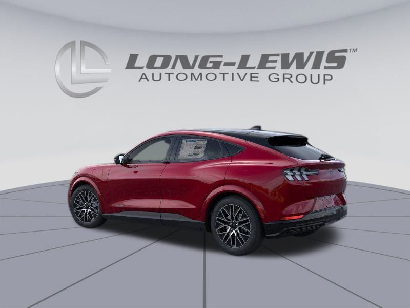 2025 Ford Mustang Mach-E Premium photo 4