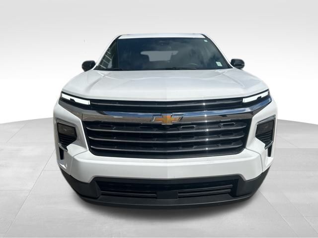 2024 Chevrolet Traverse photo 2