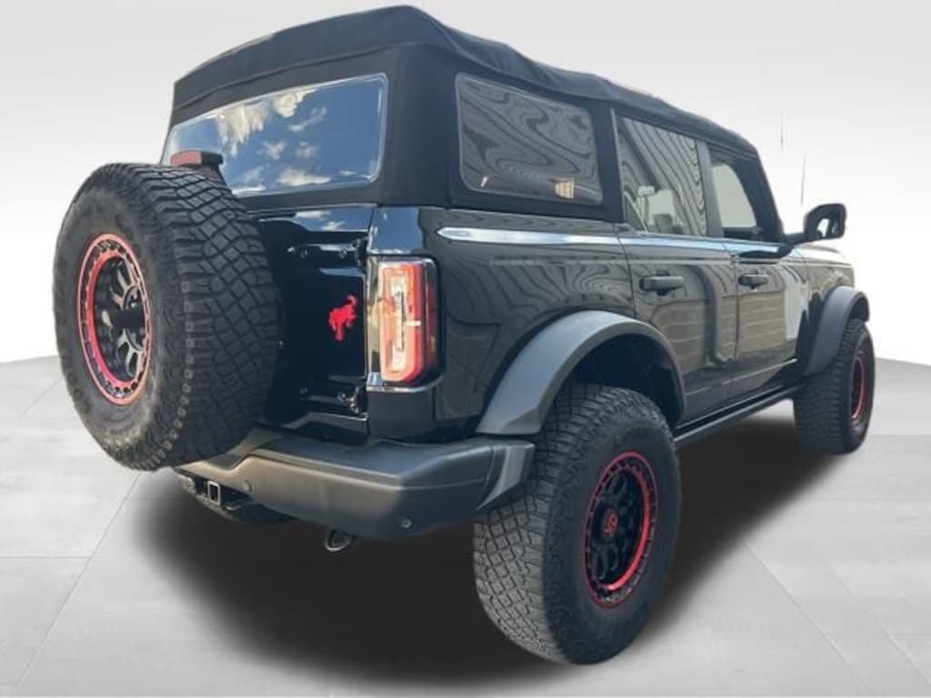 Used 2023 Ford Bronco Badlands SUV