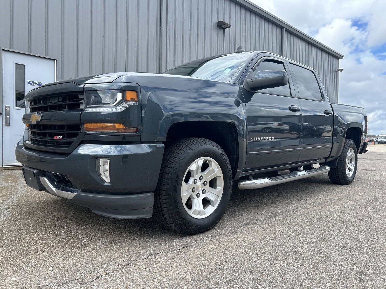 Used 2017 Chevrolet Silverado 1500 LT with VIN 3GCUKREC6HG244066 for sale in Prattville, AL