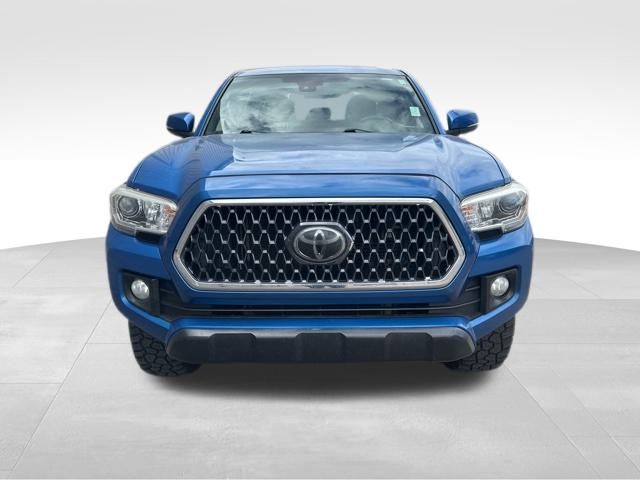 2018 Toyota Tacoma TRD Off-Road photo 2