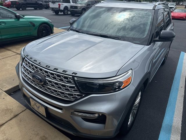 2020 Ford Explorer Limited RWD's photo
