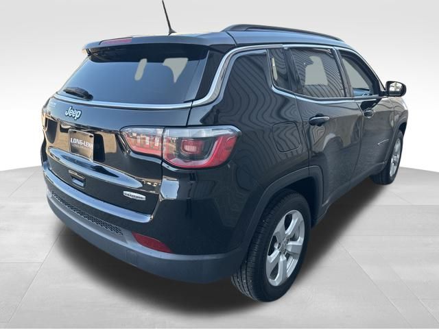 2018 Jeep Compass Latitude photo 2