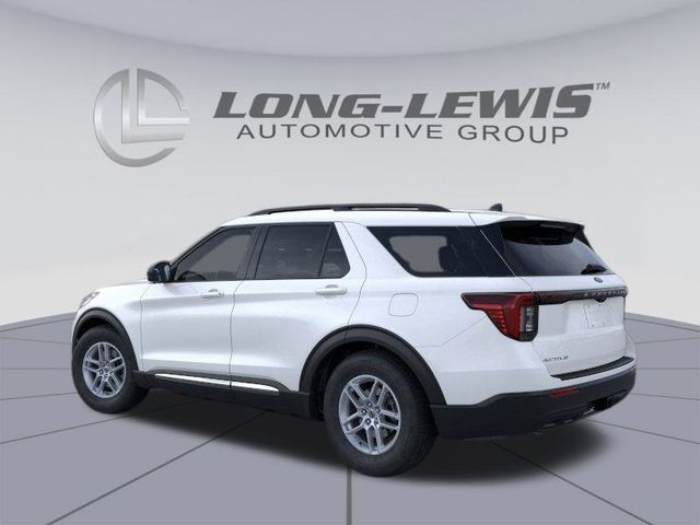 2025 Ford Explorer photo 2