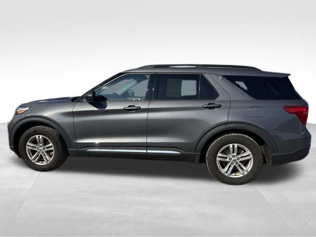 2023 Ford Explorer XLT photo 2