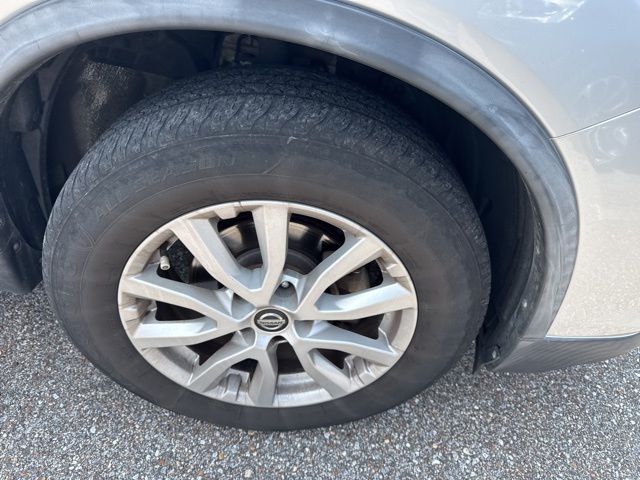 2018 Nissan Rogue SV photo 3
