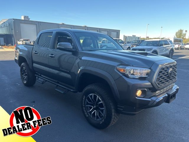 2022 Toyota Tacoma TRD Sport photo 3