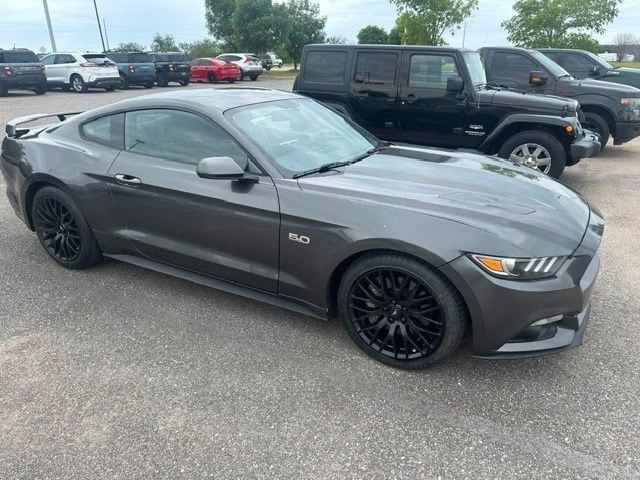 2015 Ford Mustang GT Coupe's photo