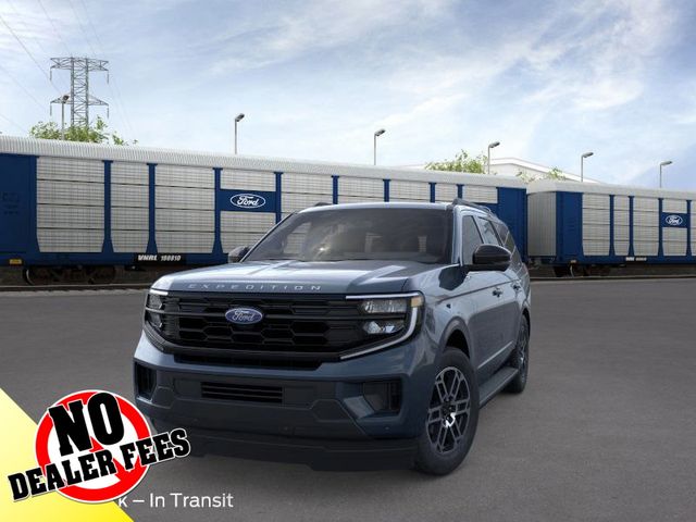 2025 Ford Expedition photo 2