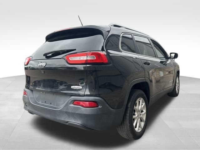 2016 Jeep Cherokee Latitude photo 3