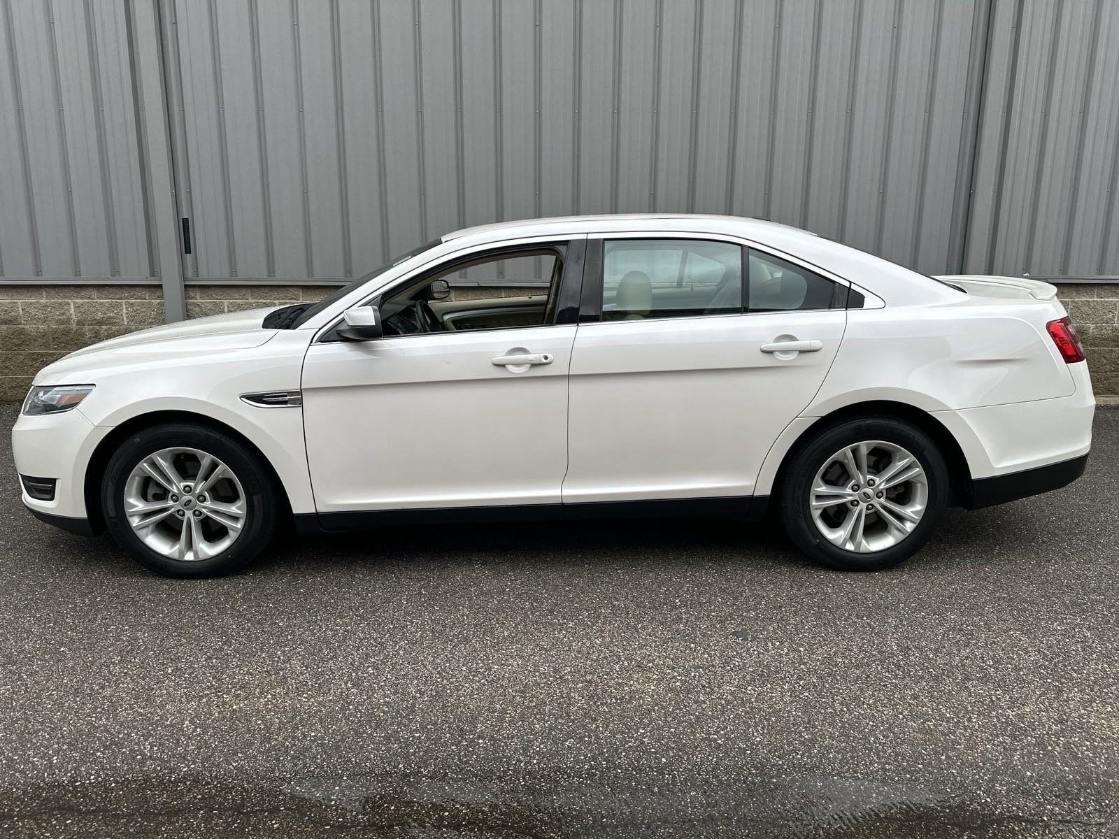 Used 2018 Ford Taurus SEL with VIN 1FAHP2E80JG110960 for sale in Prattville, AL