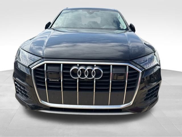 2024 Audi Q7 55 Premium Plus photo 2