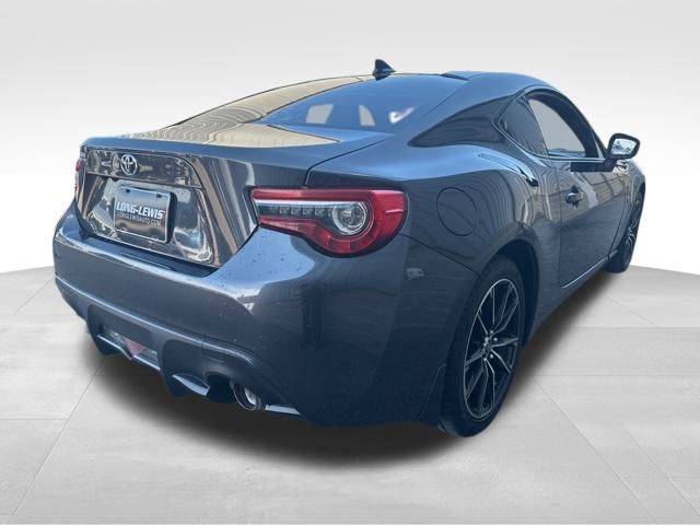 2017 Toyota GR86 Base photo 4