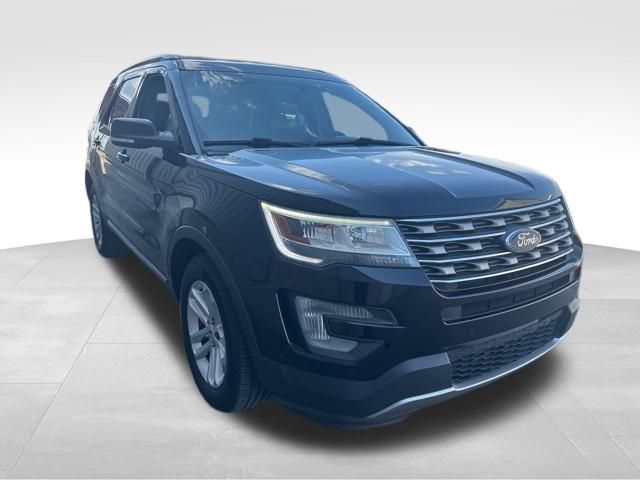 2017 Ford Explorer XLT photo 2