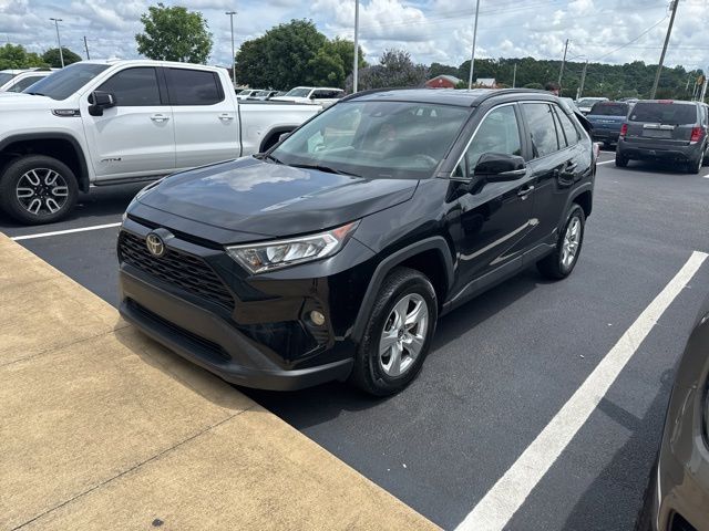 2021 Toyota RAV4 XLE FWD's photo