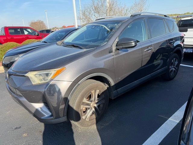 2017 Toyota RAV4 LE's photo