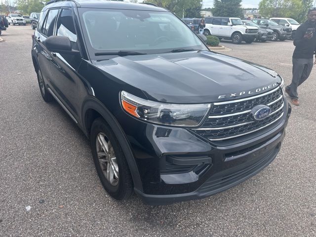 2020 Ford Explorer XLT photo 2