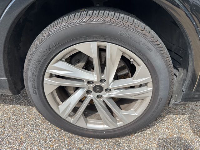 2024 Audi Q7 55 Premium Plus photo 4