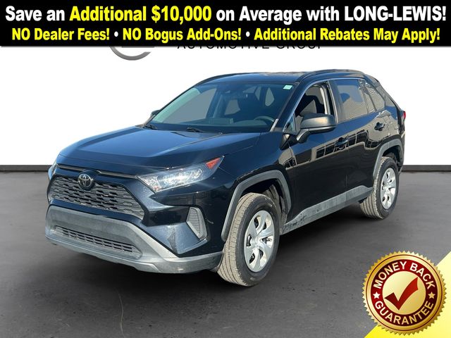 2021 Toyota RAV4 LE's photo