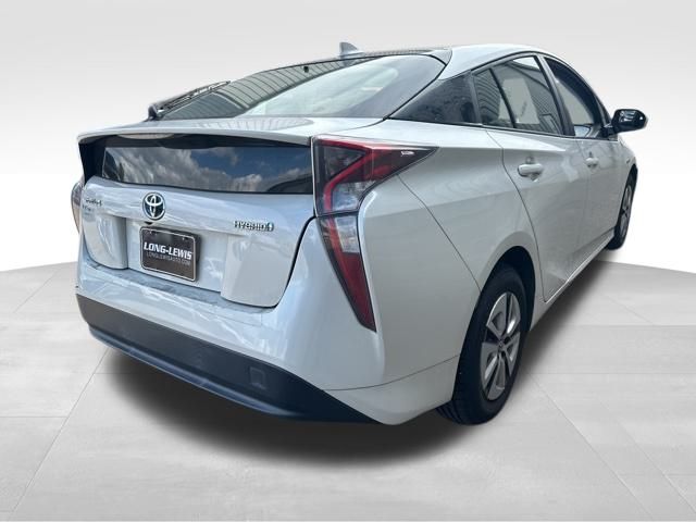 2017 Toyota Prius Four photo 4