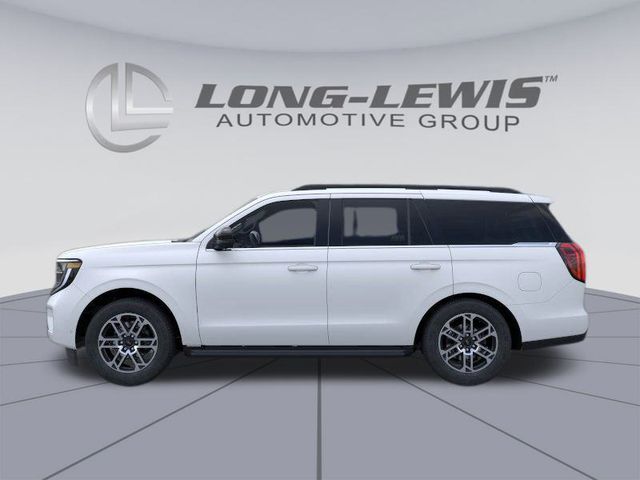 2025 Ford Expedition photo 2
