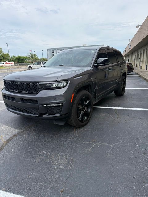 2022 Jeep Grand Cherokee L Limited's photo