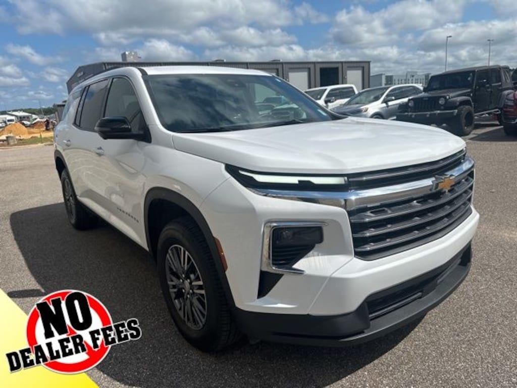 Used 2024 Chevrolet Traverse LT SUV