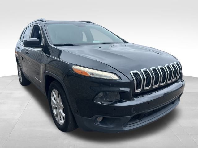 2016 Jeep Cherokee Latitude photo 2