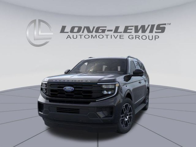 2025 Ford Expedition photo 2