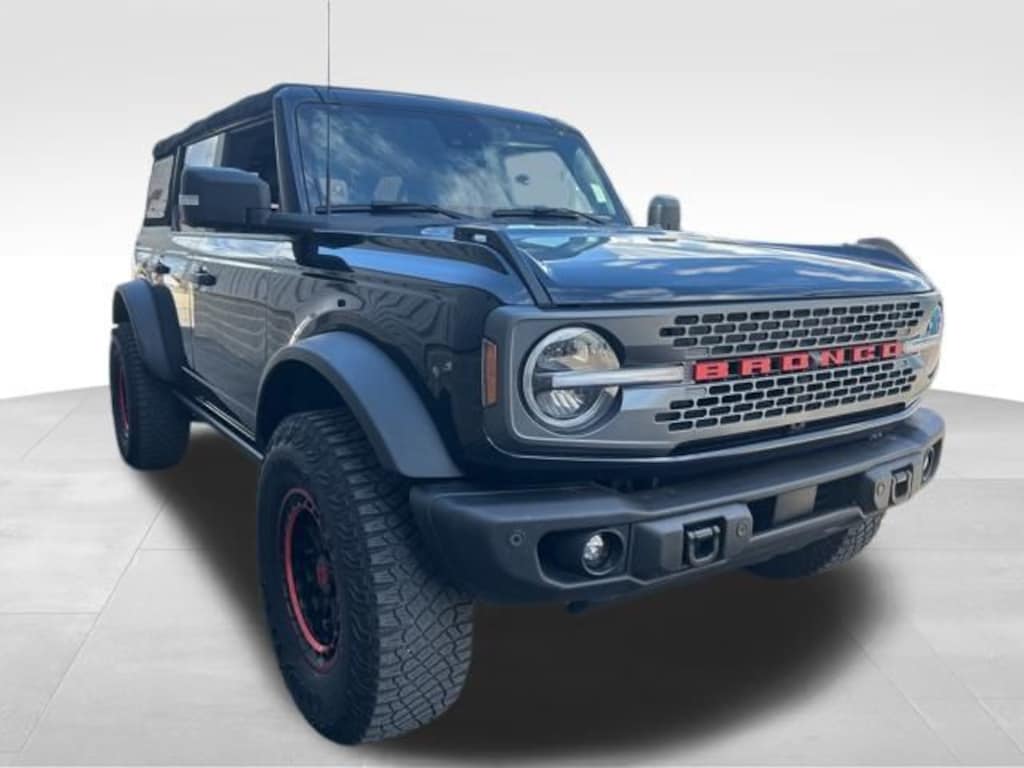 Used 2023 Ford Bronco Badlands SUV