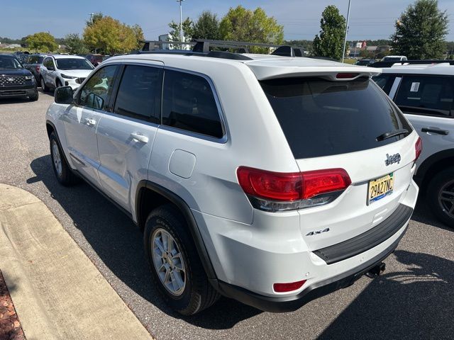 2019 Jeep Grand Cherokee Laredo E photo 2