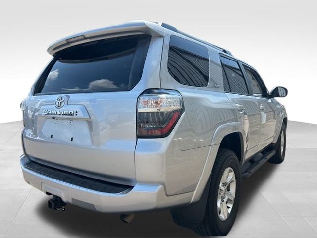 2022 Toyota 4Runner SR5 photo 4