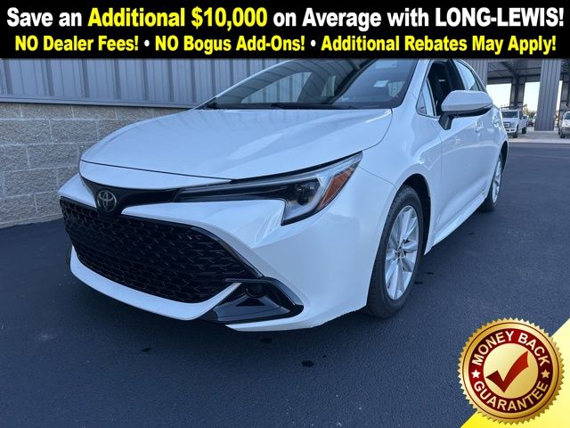 2023 Toyota Corolla Hatchback SE's photo