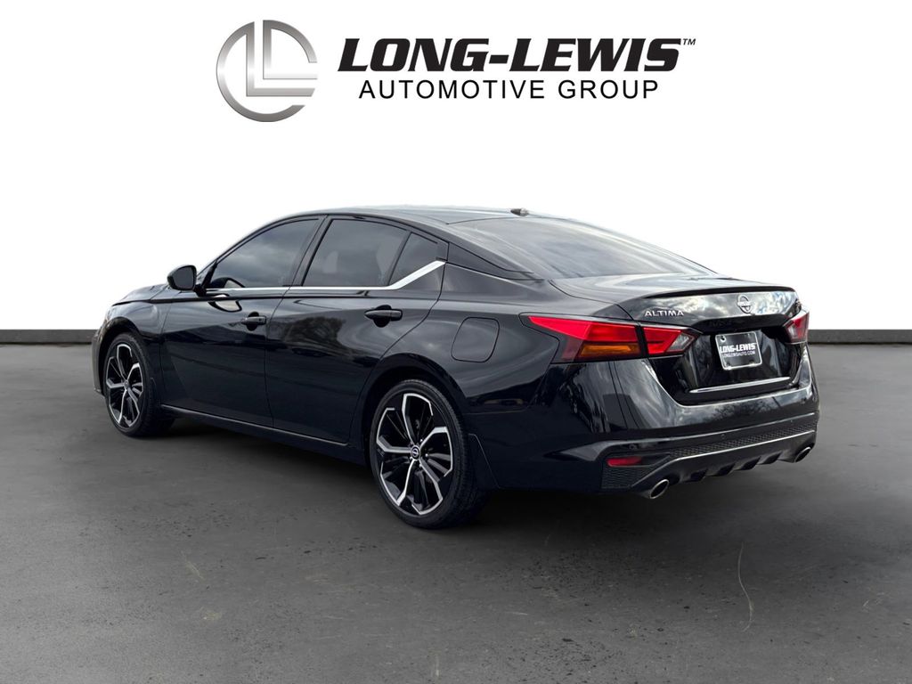 2024 Nissan Altima 2.5 SR photo 3