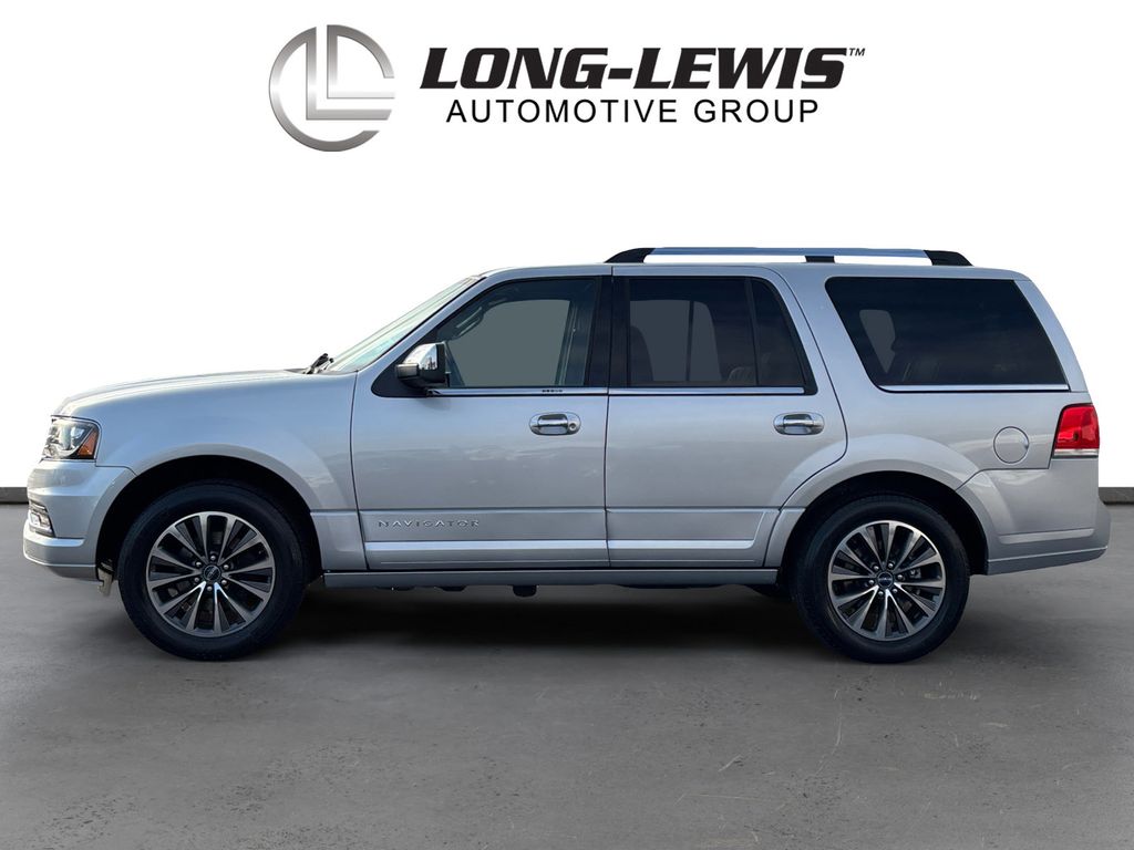 2015 Lincoln Navigator Base photo 2