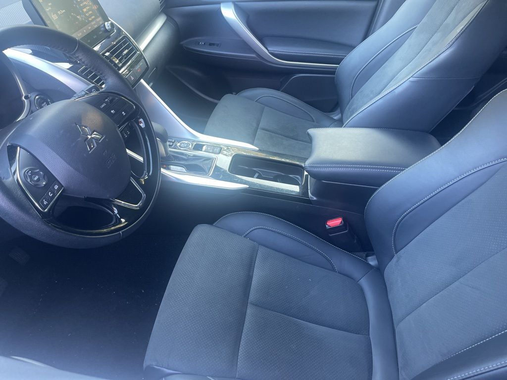 2025 Mitsubishi Eclipse Cross SE photo 2
