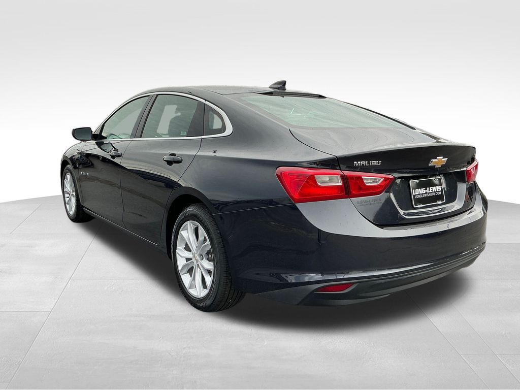 2023 Chevrolet Malibu 1LT photo 2