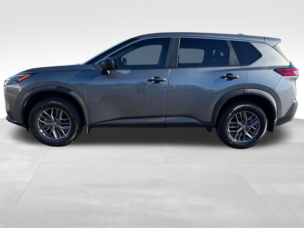 2021 Nissan Rogue S photo 2