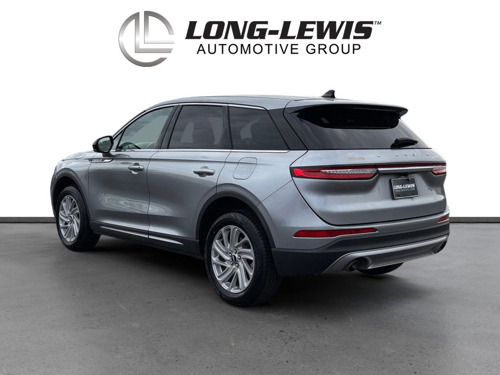 2024 Lincoln Corsair Premiere photo 3