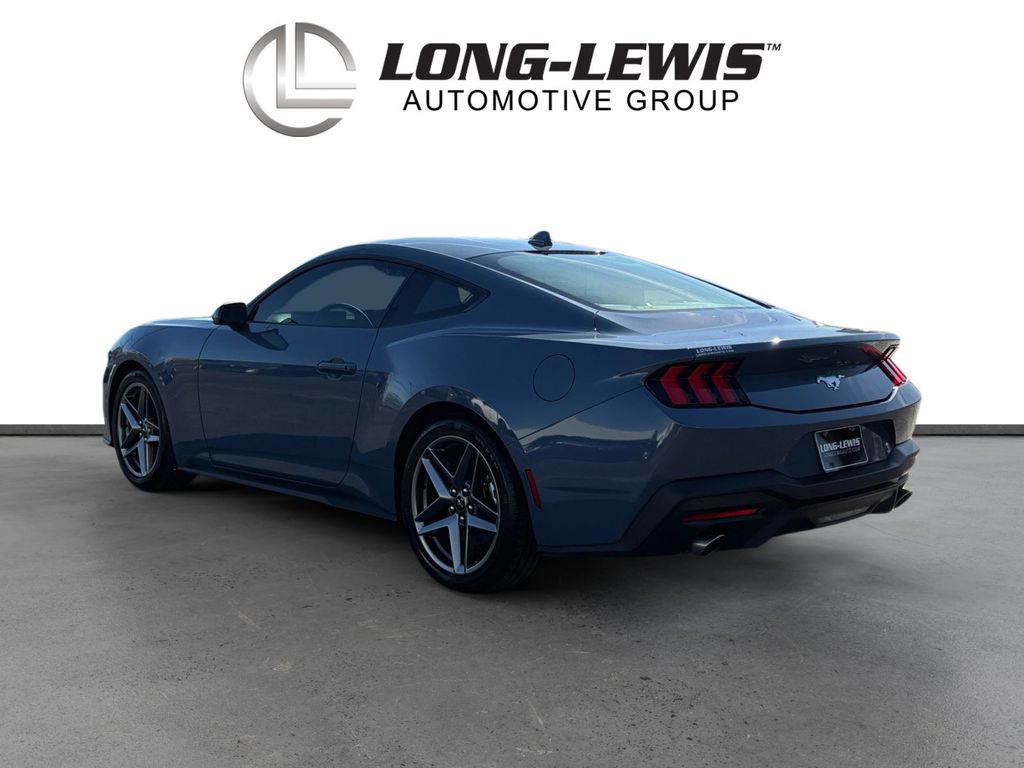 2025 Ford Mustang EcoBoost photo 3